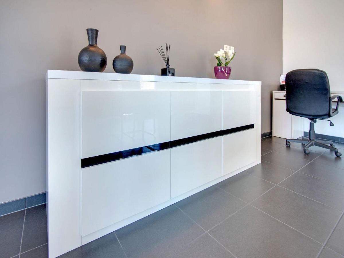 Modern Holiday Home In De Haan With Garden Exterior photo